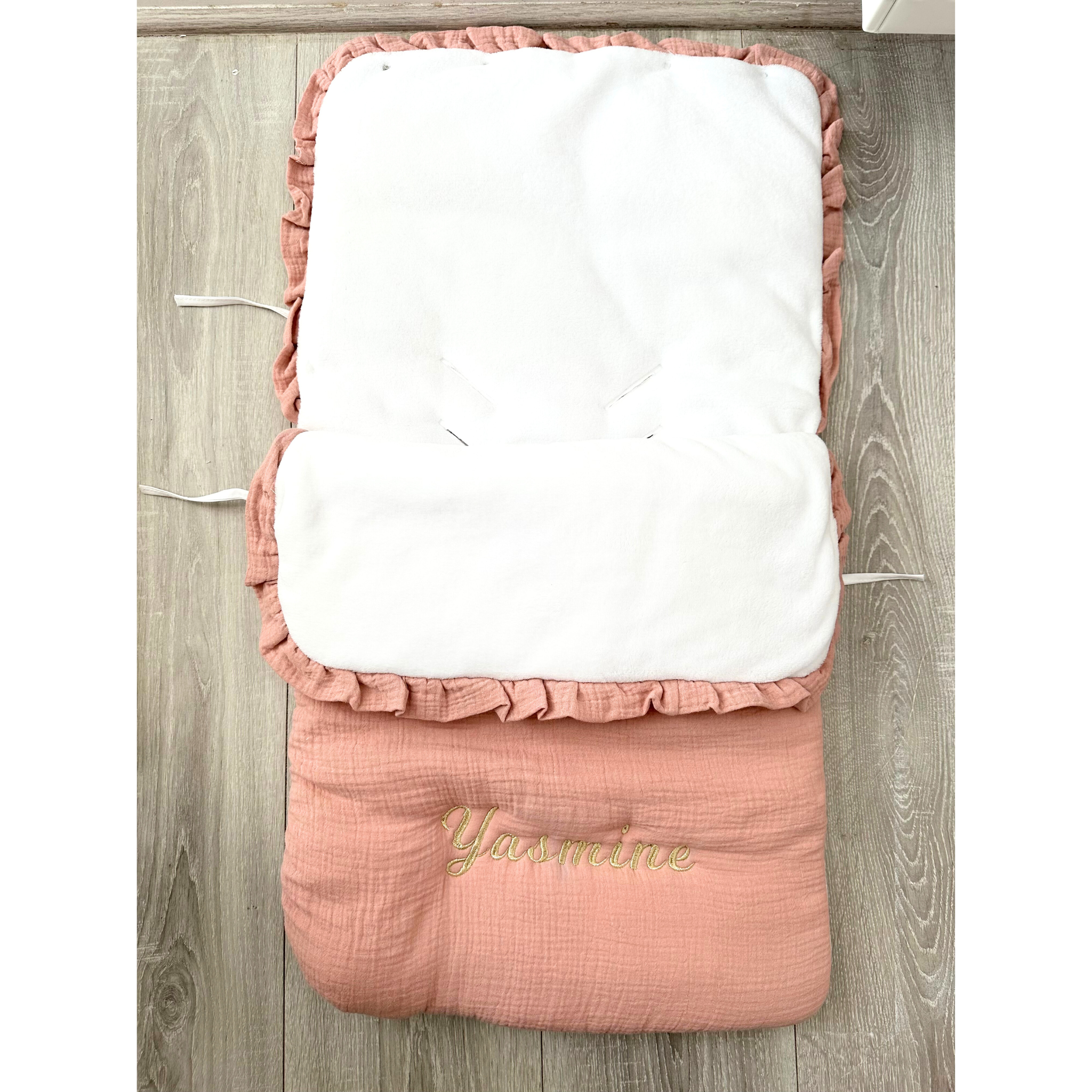 Chancelière bébé en double gaze de coton — doublure polaire, broderie personnalisée