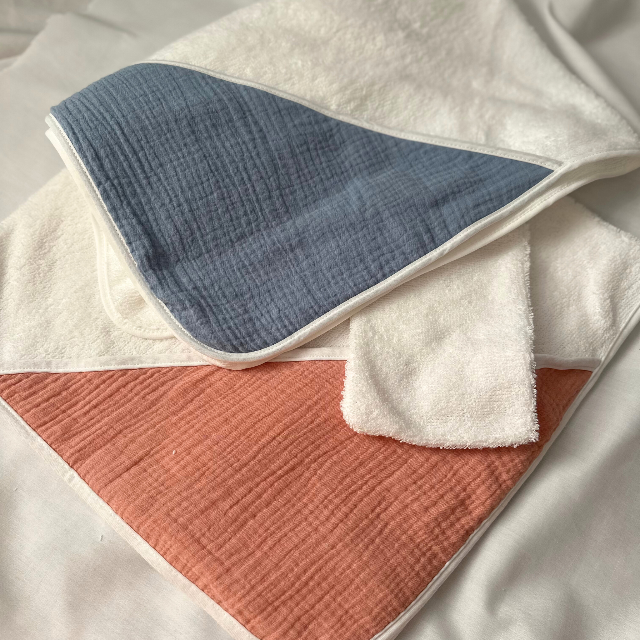 Serviette de bain avec gant de toilette