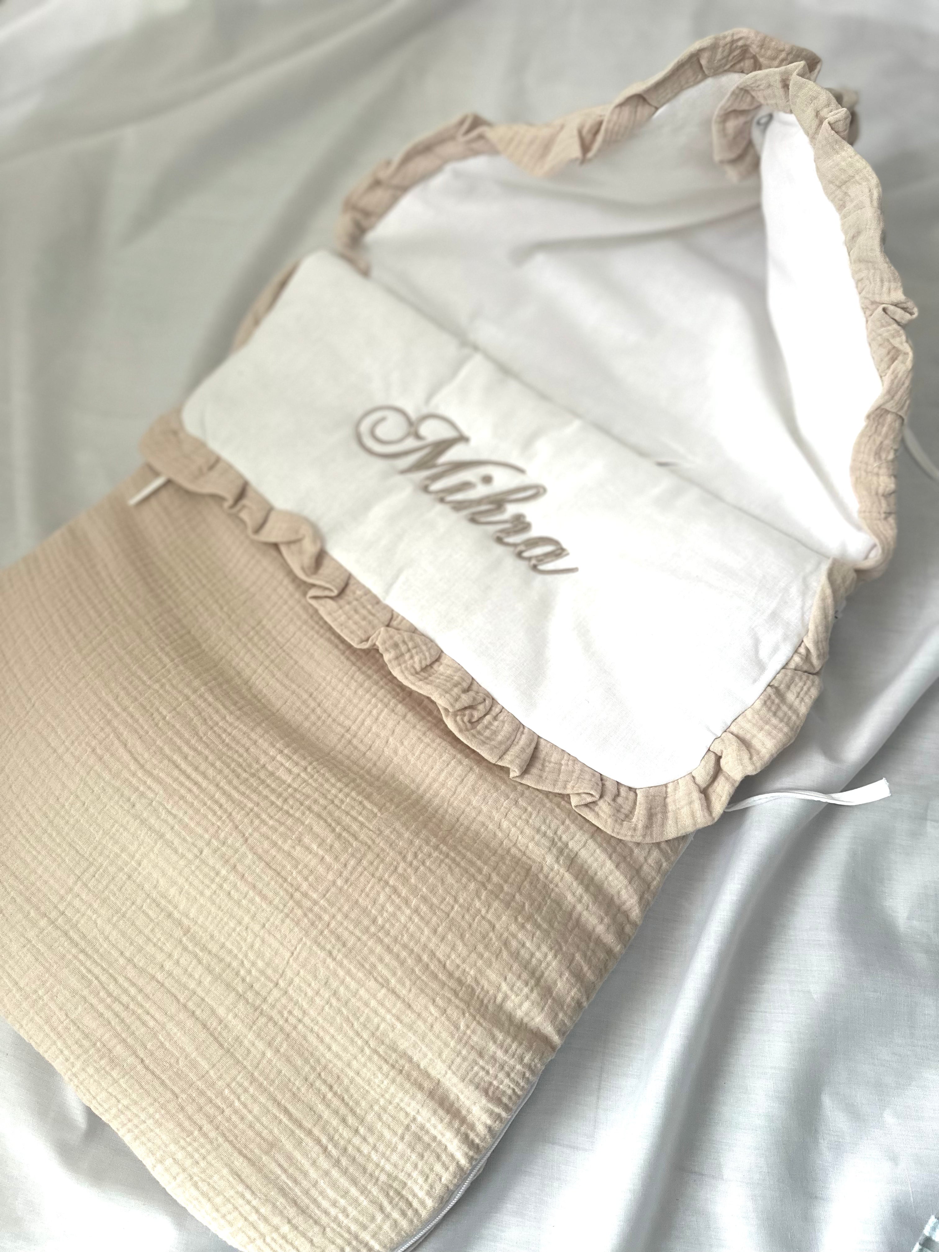 Chancelière bébé en double gaze de coton — doublure polaire, broderie personnalisée