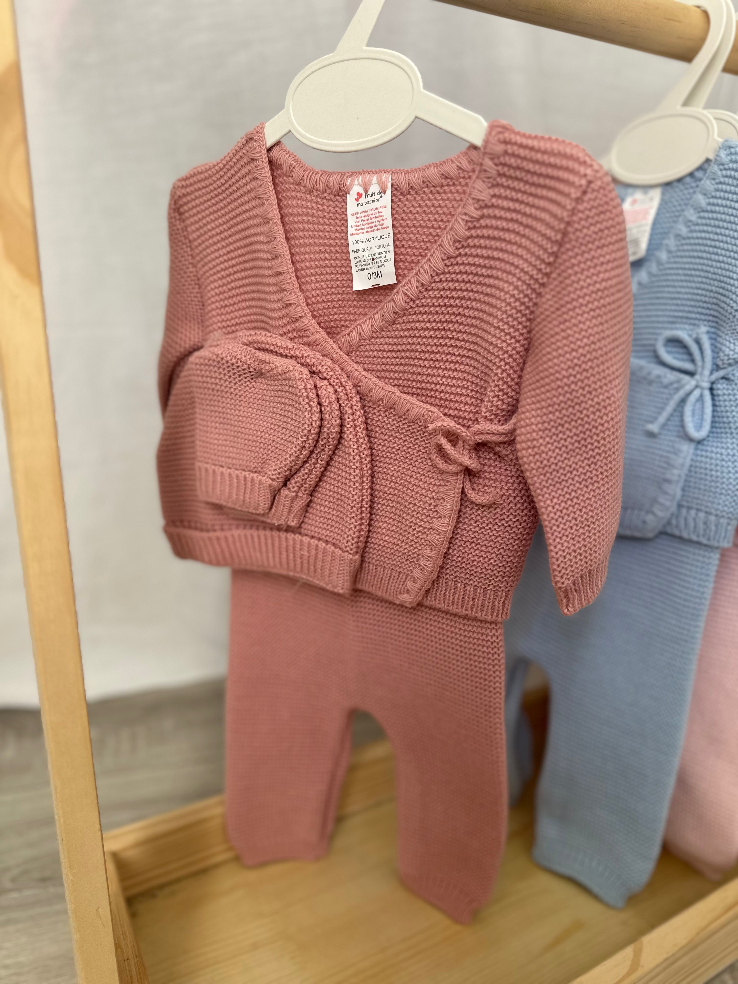 Tenue naissance tricotée bébé – Ensemble 3 pièces (0-3 mois)