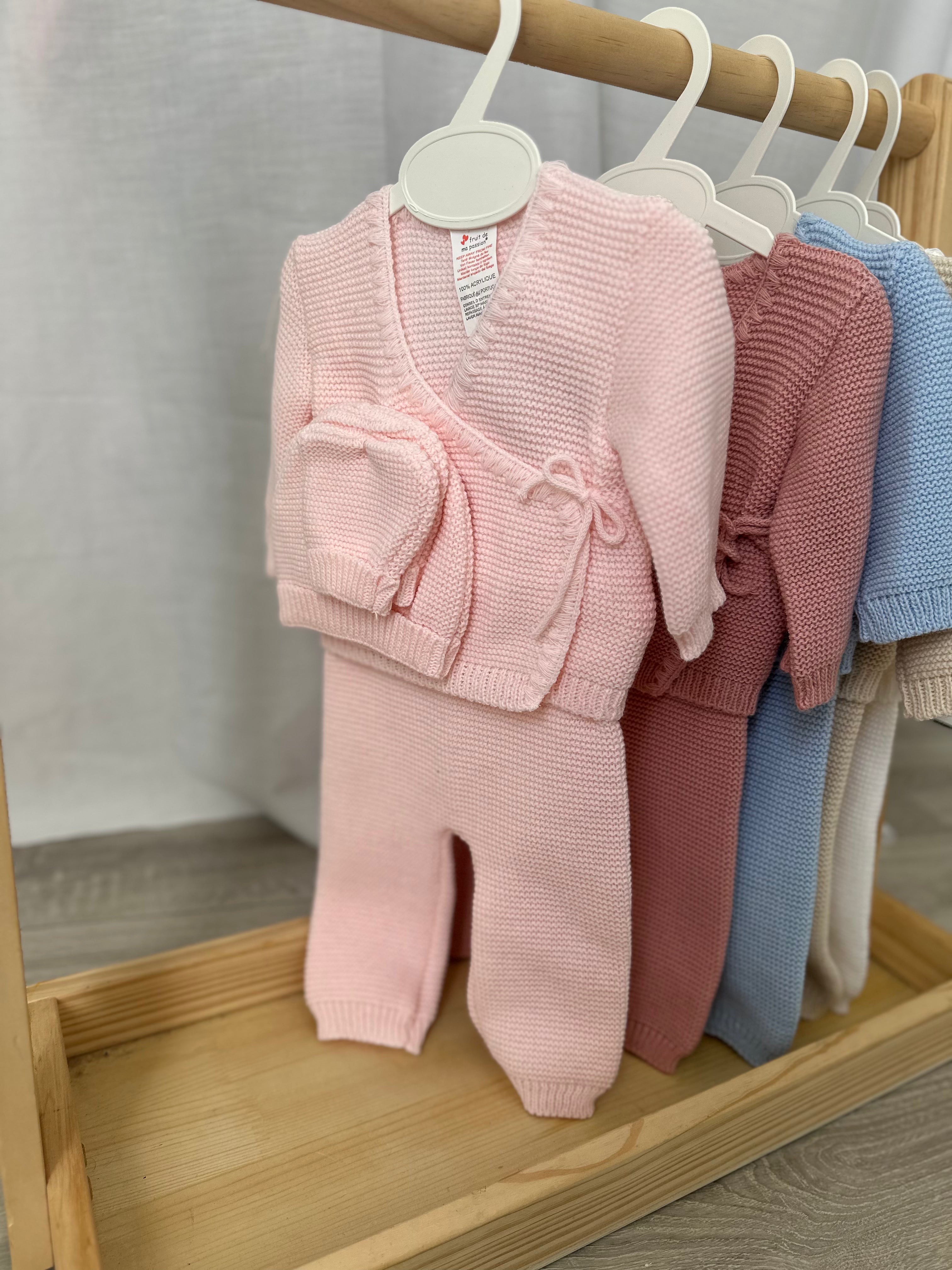 Tenue naissance tricotée bébé – Ensemble 4 pièces (0-3 mois)